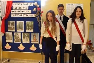 bohaterom, którzy walczyli i ginęli za naszą wolność.