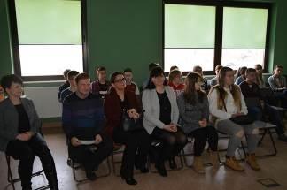 Zadaniem uczniów będzie pozyskanie starych fotografii obiektów z terenu miasta i gminy, zbadanie ich