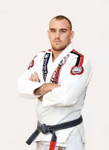 MAKSYMILIAN WIŚNIEWSKI Prezes Zarządu Stowarzyszenia Invictus BJJ