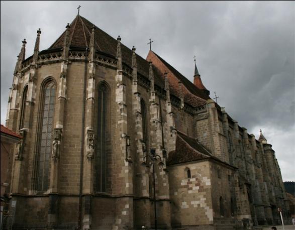 Księgi Guinnessa jest to największy i najdroższy budynek administracyjny, jak również najcięższy budynek na świecie.