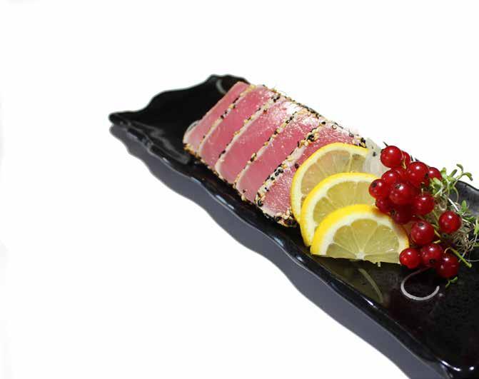 opiekany tuńczyk z sezamem / Tuna sashimi seared and lightly coated in toasted sesame seeds TORO 참치뱃살 3 SZT/ 3 PCS Tuńczyk błękitnopłetwy / Tuna belly octopus 문어 1g