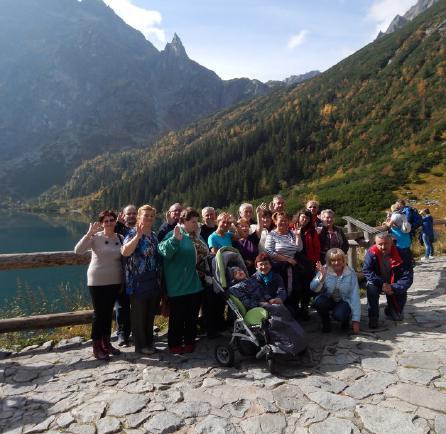 10 atrakcji Zakopanego 3. Morskie Oko Morskie Oko swoją popularność zyskało jako największe jezioro w Tatrach. Jest bohaterem wielu powieści, wierszy, utworów muzycznych oraz obrazów.