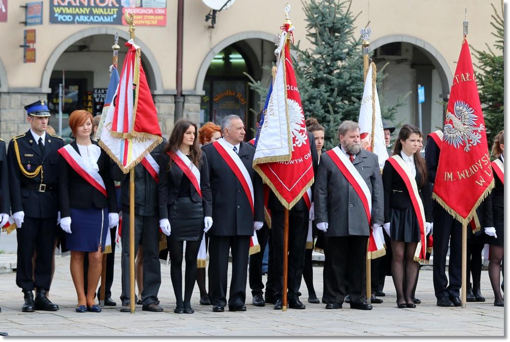 - Orkiestrze Dętej ECHO PODHALA na ręce dyrygenta Marka Michalika - Regionalnego Zespołu Limanowianie na ręce kierownika Jacka Smagi - uczniów i nauczycieli z Zespołu Szkół Samorządwych Nr 4 na ręce