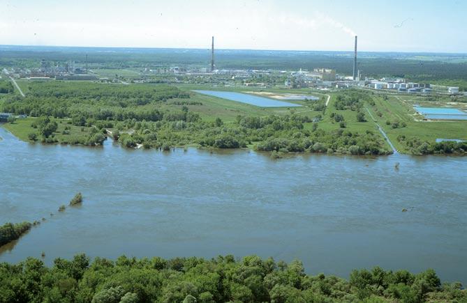 Efektem korzystania ze środowiska są ponoszone przez ANWIL SA opłaty, które w 2007 roku były niższe o 6,9% w stosunku do roku poprzedniego, przy jednoczesnym wzroście jednostkowych stawek opłat