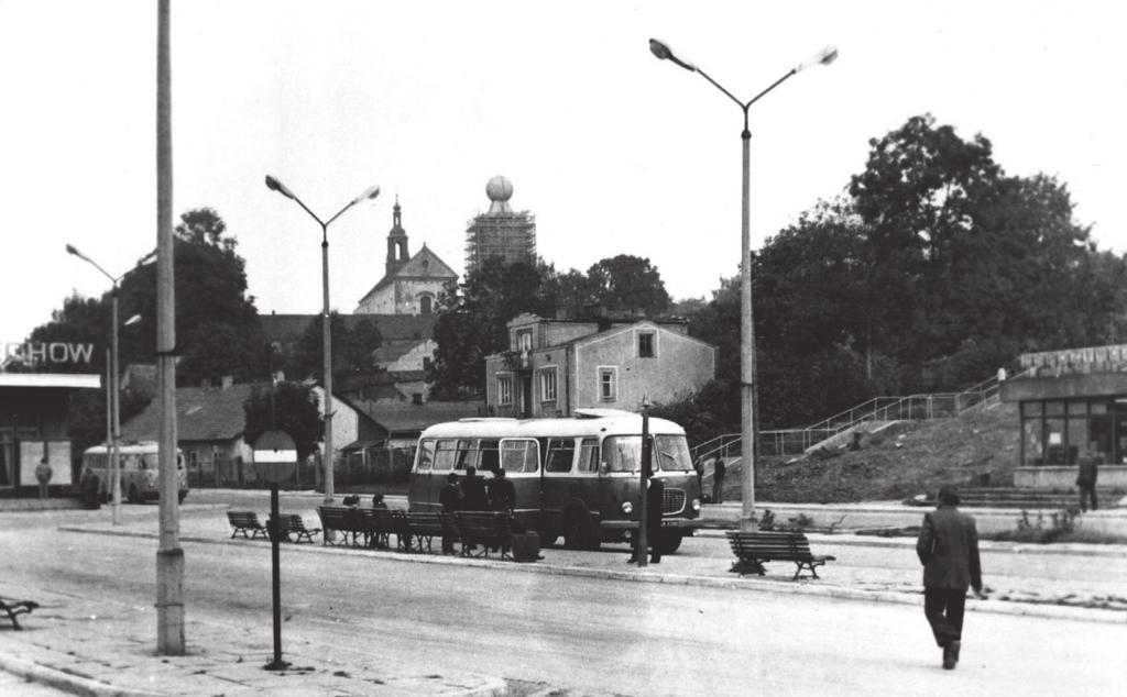 Dworzec autobusowy w Miechowie, 1981 r., fot.