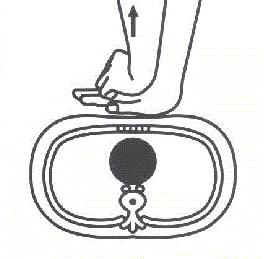 INSTRUKCJA Strona: 63/74 kierunku kręgosłupa na głębokość ok. 4 5 cm. Serce leżące między mostkiem, a kręgosłupem zostaje uciśnięte, co powoduje wyciśnięcie krwi z komór do małego i dużego krążenia.