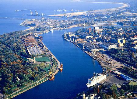 Potencjał polskich portów morskich w zakresie terminali intermodalnych Spośród 31 terminali intermodalnych, 6 terminali