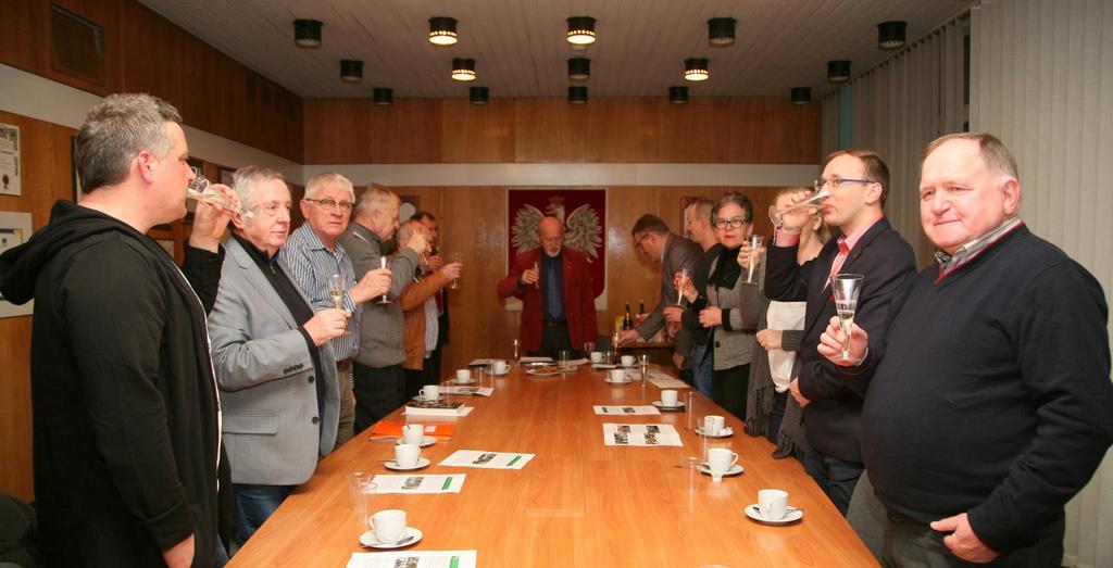 Opracowana publikacja jest rezultatem wysiłku wielu autorów i rysuje dzieje Stowarzyszenia i geodezji w naszym regionie, głównie jednak akcentuje wydarzenia, jakie zachodziły w Stowarzyszeniu w dwóch