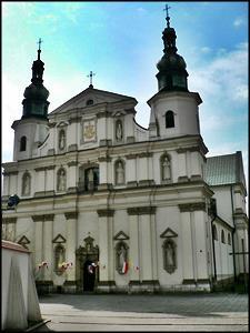 franciszkanów obserwantów (zreformowanej we Włoszech gałęzi zakonu braci mniejszych św.