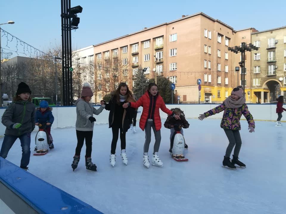 Oto relacja z wyjścia na lodowisko,