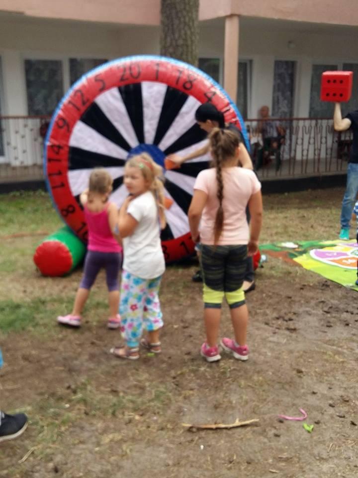 Usługi dodatkowe: -usługi konferansjerskie (prowadzenie festynów, majówek, pikników, dni miasta, dni gminy) -usługi fotograficzne i video (relacje z wydarzeń,