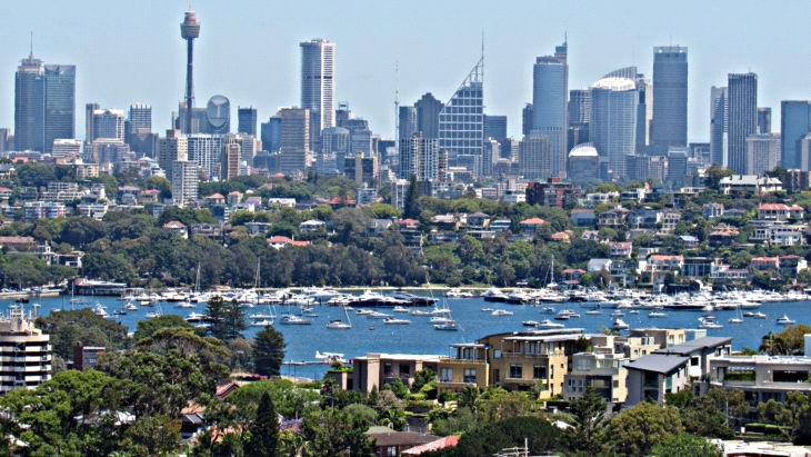 dalekim południu, tym razem z moją żoną Elżbietą. Na początek polecieliśmy samolotem z Vancouver do Sydney w Australii.
