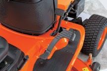 skrzyni Napęd hydrostatyczny Zakres prędkości do przodu km/h 0-15,5 0-17 Blokada mechanizmu różnicowego Tempomat Sterowanie prędkością Hamulce Jeden pedał (przód + tył) Wielotarczowe, mokre Blokada
