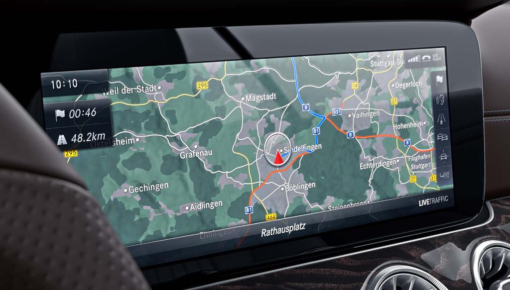 21 x 7 cm w polu widzenia kierowcy następuje tak, że wydaje się unosić w odległości około dwóch metrów nad maską silnika. System COMAND Online.