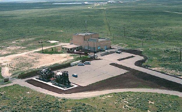Pierwszy prąd z energii jądrowej W sierpniu 1951 roku uruchomiono Experimental Breeder Reactor Number One EBR-1, do produkcji plutonu oraz do badań fizycznych.