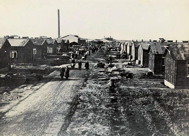 W maju, 574 mieszkańców wozów mieszkalnych zostało aresztowanych i zabranych do Westerbork.