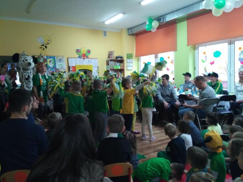 Dzięki opowiadaniom i filmom dowiedzieliśmy się o tym kraju bardzo wiele.