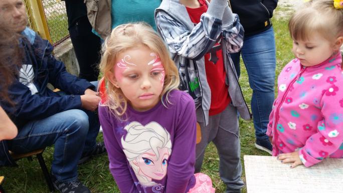 Było wiele atrakcji, wiele stoisk, kącików, zamek dmuchany.