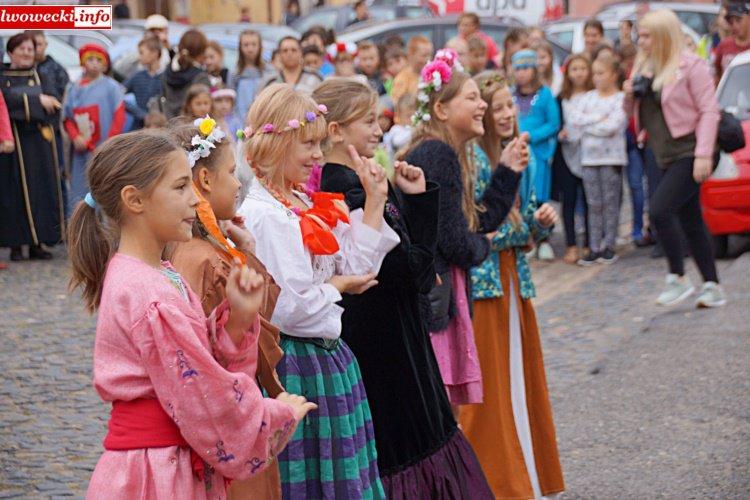 W kościele pw. Wniebowzięcia NMP i św. Maternusa miała miejsce uroczystość poświęcenia sztandaru Stowarzyszenia Klasztor Lubomierz, którego dokonał proboszcz, ksiądz Erwin Jaworski.