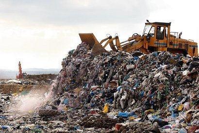 Sądy obywatelskie przykład zastosowania Problem śmieci w Minesocie Kontekst: Wzrost ilości śmieci produkowanych przez Minnesotę Wzrost kosztów gospodarki odpadami komunalnymi Opis projektu: Komitet