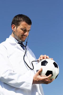 Zdrowie Wszyscy zawodnicy Akademii Piłkarskiej mają wykupione ubezpieczenie na wypadek odniesienia kontuzji. Klub zapewnia opiekę medyczną podczas wszystkich oficjalnych zawodów.