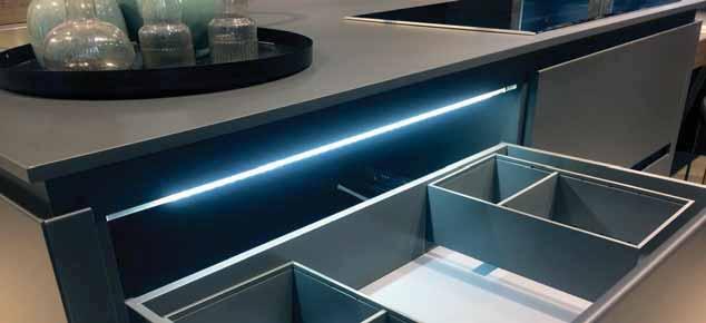 SIL - LED B LED interior cabinet luminaire 60 Connection: Life: Energy efficiency: LED transformer DC 24 V L70/B10 60.