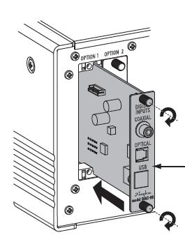 2) należy delikatnie przesuwać wkładkę, aby dotknęła przetwornika znajdującego się na tylniej ściance kieszeni slota, a następnie docisnąć wkładkę. 4.