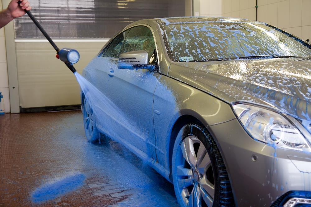 Rekomendacja nr 3 Zasady mycia i przygotowania samochodu do wydania. 3. Po przeprowadzonej naprawie konieczne jest usunięcie odkurzy, pyłów, śladów past polerskich, 4.