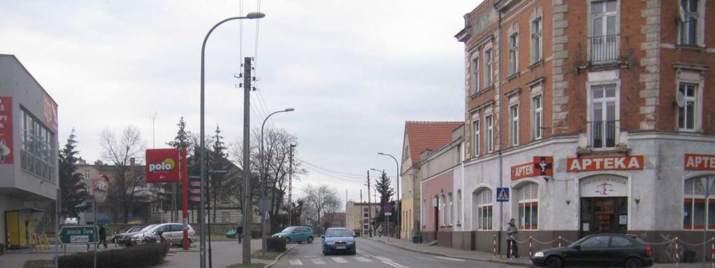 Na skrzyżowaniu pierwszeństwo przejazdu posiadają pojazdy na wlocie ul. Armii Krajowej. Ul. Szpitalna jest ulicą jednokierunkową prowadzącą ruch z analizowanego skrzyżowania w kierunku ul. Kopernika.