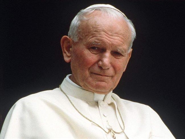 Reakcja papieża Jana Pawła II na wprowadzenie 36 lat temu stanu wojennego była bardzo wyrazista, ale i wyważona.