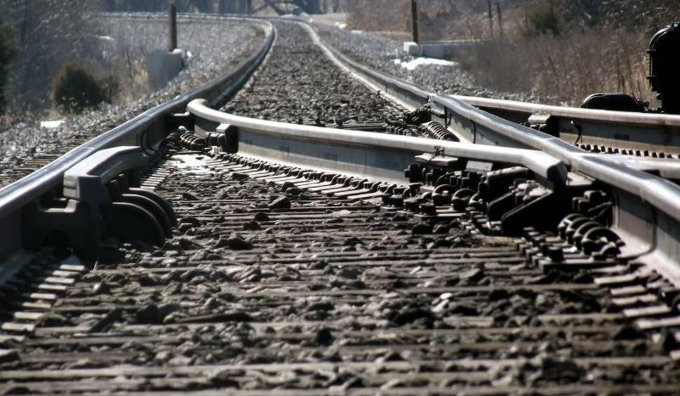 Technik transportu kolejowego to władca królestwa żelaznych dróg. Podróż bez takich specjalistów nie byłyby możliwa. Dla nich najważniejsze jest, aby na samym początku drogi wkroczyć na właściwe tory.