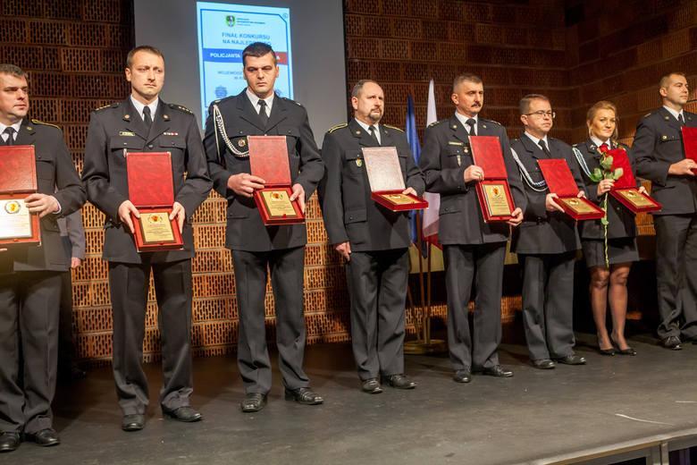 Miasta Łodzi, najlepszym strażakom ochotnikom, z 12 łódzkich Jednostek OSP.