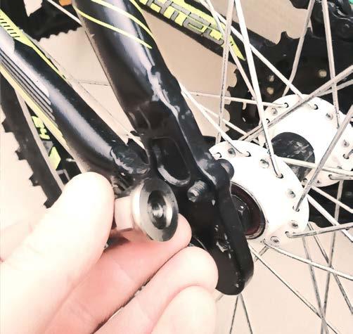 5. PRZYSTOSOWANIE ROWERÓW Z UŻYCIEM NAKRĘTEK M5 Nakrętki z gwintem M5 dla innych typów rowerów (niektóre piasty z wielobiegowe) oraz ze względu na kształt geometrię ramy roweru Użyj nakrętek