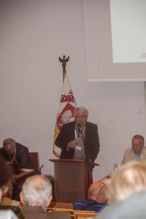 W kontekście zarządzania nauką przez dwa ośrodki KRASP (Konferencja Rektorów Akademickich Szkół Polskich) czy KSN Krajowa Sekcja Nauki mówiono o: sposobie wybierania rektora przez elektorów,
