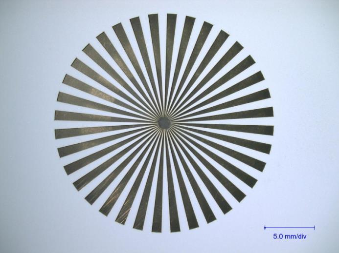 Mikroobróbka surowych foli ceramicznych Cięcie