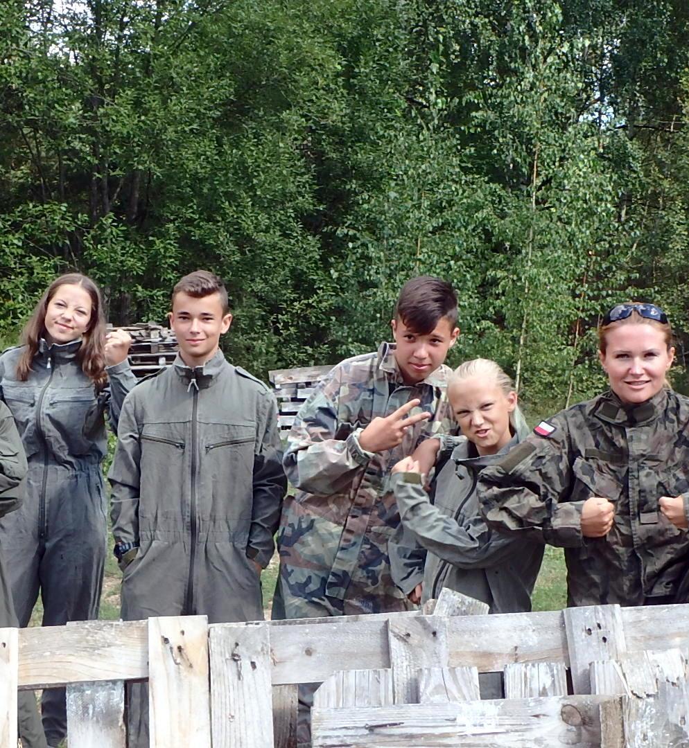 Strefa lądowa: paintball, bubble soccer, archery tag, gry zespołowe, baloniada