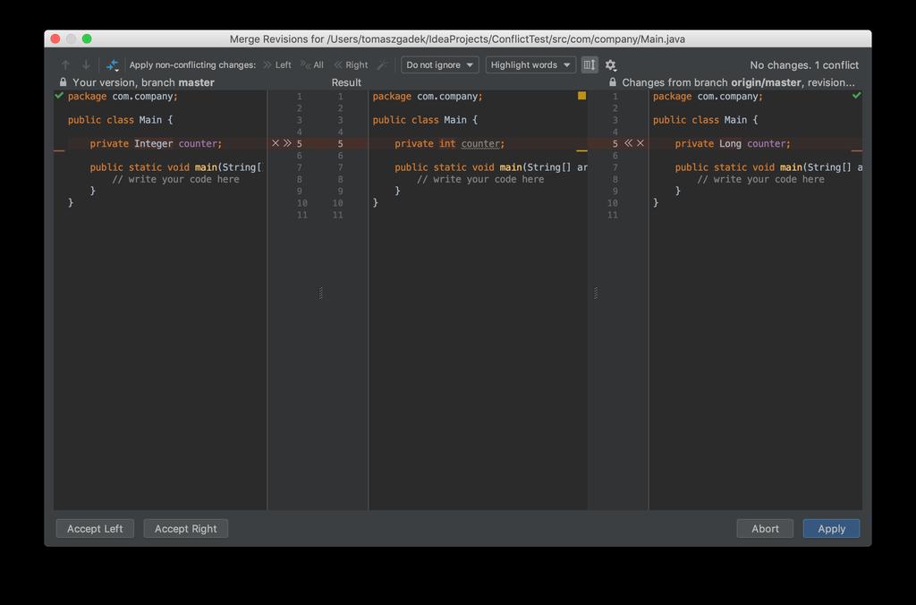 Wybieramy plik, w którym występują konflikty i klikamy Merge... Lewa kolumna przedstawia lokalne zmiany, prawa kolumna przedstawia zmiany z zdalnego repozytorium.