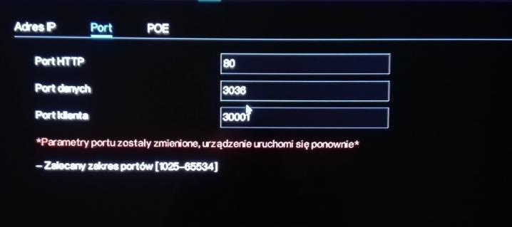 Można skonfigurować porty TCP na których nasłuchuje rejestrator.