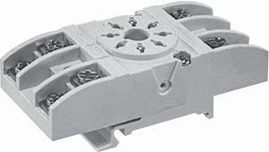 001 GZU8 Schemat po³¹czeñ Adapter Wymiary Do 2P 22 (5) (4) Z zaciskami œrubowymi Maksymalny moment dokrêcenia zacisku: 0,7 Nm Monta na szynie 5 mm wg PN-EN 0715 82 x 5,5 x 25,7 mm Dwa tory pr¹dowe 10