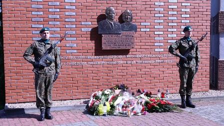 W Centrum Szkolenia Artylerii i Uzbrojenia w dniu 10 kwietnia br. odbył się uroczysty apel poświęcony 7. rocznicy katastrofy lotniczej pod Smoleńskiem.