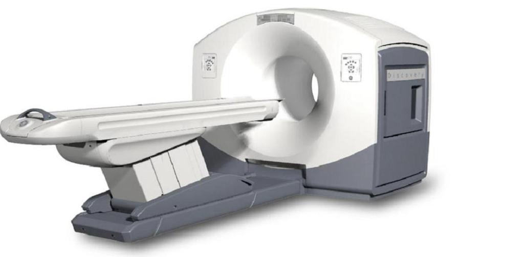 Tomograf komputerowy (TK) TOMOGRAFIA KOMPUTEROWA (TK) jest metodą diagnostyki, w której za pomocą promieniowania jonizującego uzyskuje się wielowarstwowe przekrojowe obrazy ciała pacjenta.