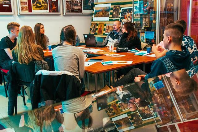 DZIĘKUJEMY ZA UWAGĘ www.migracje.ceo.org.pl CENTRUM EDUKACJI OBYWATELSKIEJ www.