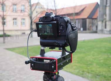 To independently create panoramic images or gigapixel images in one device, the camera is rotated horizontally