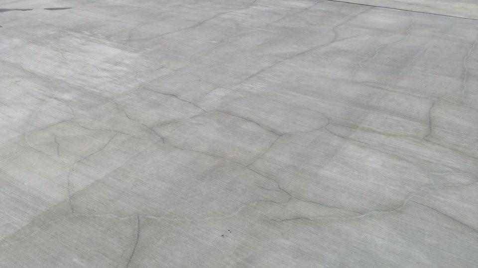 W tym celu norma PN-EN 13670 zaleca następujące techniki pielęgnacji: pozostawienie deskowania na miejscu, pokrycie powierzchni betonu paroszczelnymi powłokami, zabezpieczonymi przed wysychaniem przy