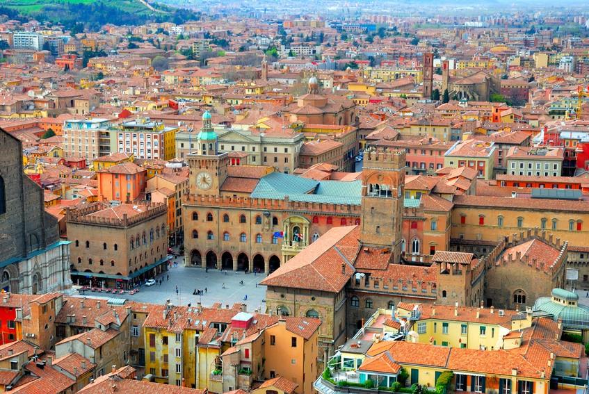 Franciszka na czele. Następnie przejazd do miasteczka Gubbio. należącego do najlepiej zachowanych średniowiecznych miast włoskich.