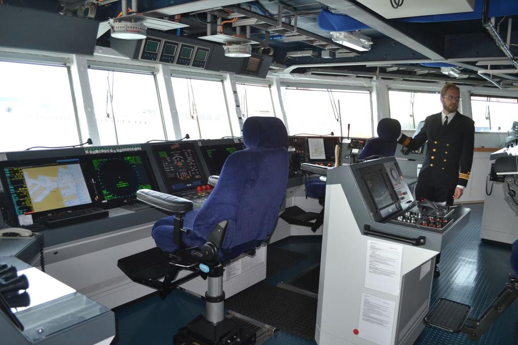 Mostek zintegrowany na fregacie HDMS Iver Huitfeldt. Fot. M.Dura Już teraz jednak deklarowane możliwości bojowe fregat Arrowhead 140 są imponujące.