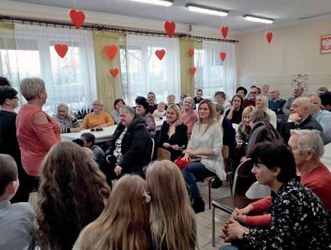 W układzie tanecznym wystąpiły uczennice z klas: VA i VB, przygotowane przez p. Katarzynę Mazurek. Montaż słowno- -muzyczny zaprezentowali uczniowie klasy VB i VI pod kierunkiem Haliny Mierzwy oraz p.