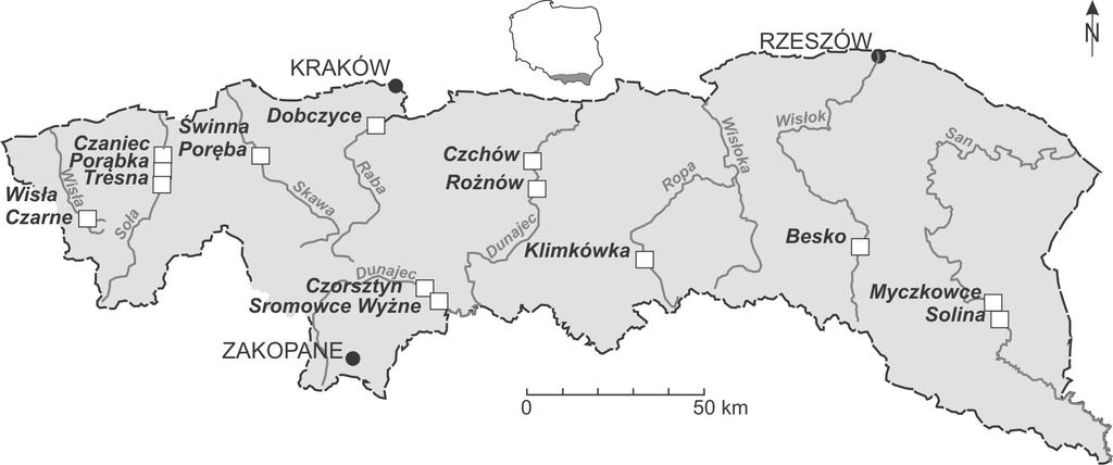 stwem zanieczyszczania zbiorników są niekorzystne zmiany gatunkowe biocenoz, pogorszenie jakości wód, a tym samym utrata wartości użytkowych akwenów wodnych (Berkowska, Paluch 1992).