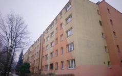 Ogrzewanie pochodzi z sieci miejskiej. Cicha, spokojna okolica. Cena: 299.000 zł 1-POKOJOWE 37m 2 AZORY ul.