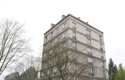 Bardzo dobra infrastruktura osiedla. Do mieszkania przynależy piwnica. Cena: 144.000 zł 2-POKOJOWE 40m 2 os.